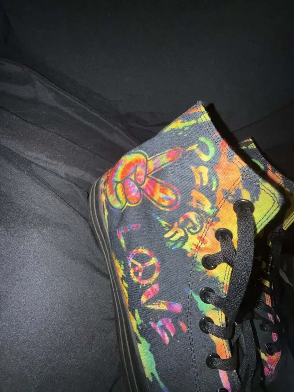 Yes We Vibe Tie-Dye Peace Sign High Top Sneakers